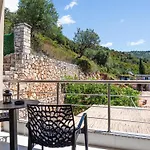 Ion 3* Himare