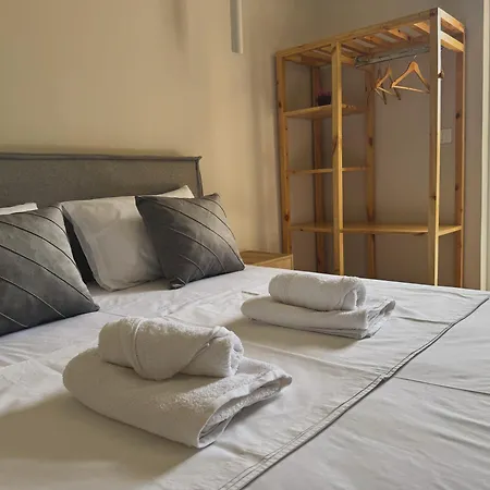 Ion Guest house Himare