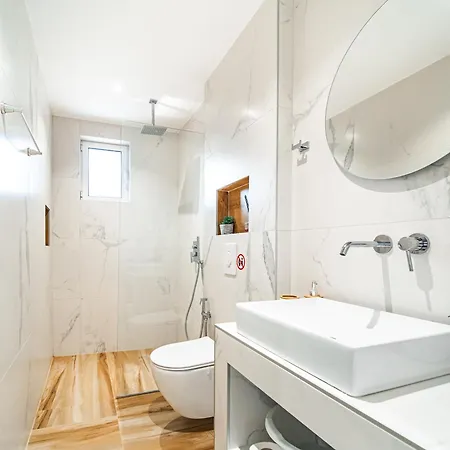 Vendégház Ion Himara